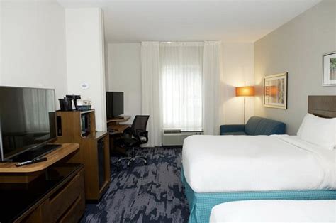 Fairfield Inn And Suites By Marriott Memphis Germantown Hotel Reviews Photos Rate Comparison