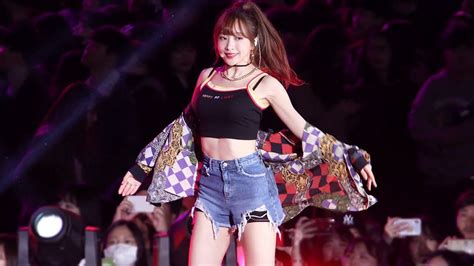 Nữ thần fancam hani (exid) tái xuất với fancam đạt triệu view chỉ trong 5 ngày. 181014 EXID 하니(Hani) - 위아래 (Up & Down) BBQ슈퍼콘 4K 직캠 by ...