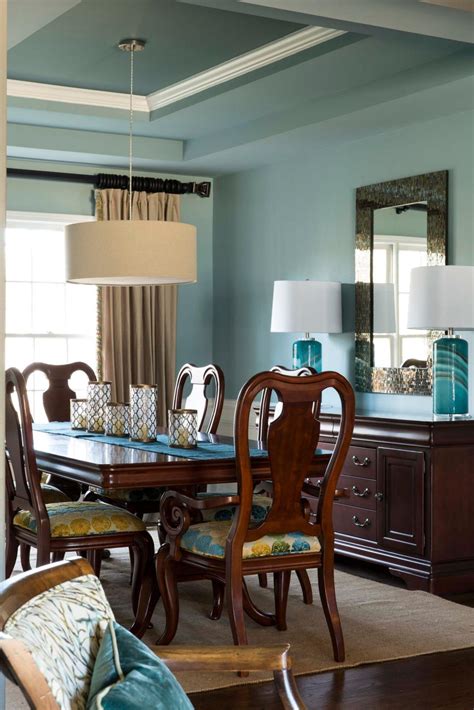 Traditional And Neutral Dining Room With Pop Of Color Hgtv