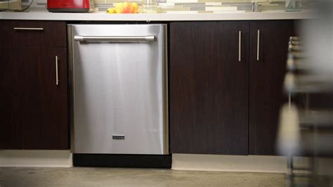 With sustainability and innovation at the heart of all of their kitchen products, it is no surprise that bosch continue to be one of the best kitchen appliance brands available for the modern kitchen. How to Classify Top Rated Dishwashers - TheyDesign.net ...