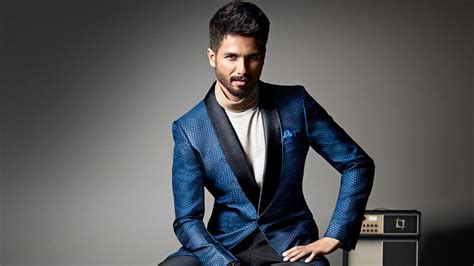 Shahid Kapoor Looks Handsome As Hell In A New Sporty Look Check Out