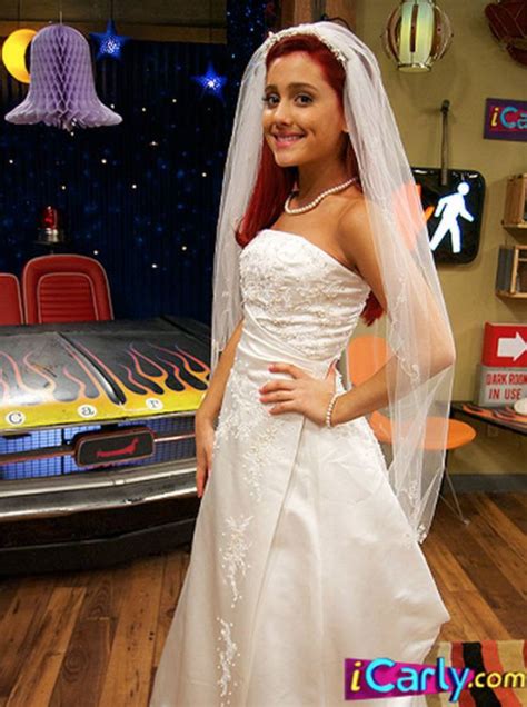 Ariana Grandes Wedding Dress What The Singer Wore On Her Big Day With