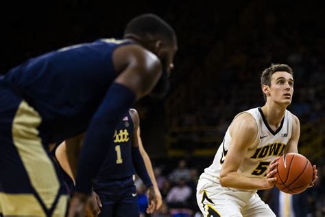 Baers Resurgence Sparks Iowa In Win Over Pittsburgh The Daily Iowan