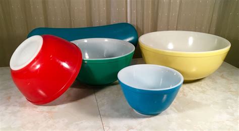 vintage pyrex milk glass mixing bowls primay colors set of 4 by thetravelingtwins on etsy