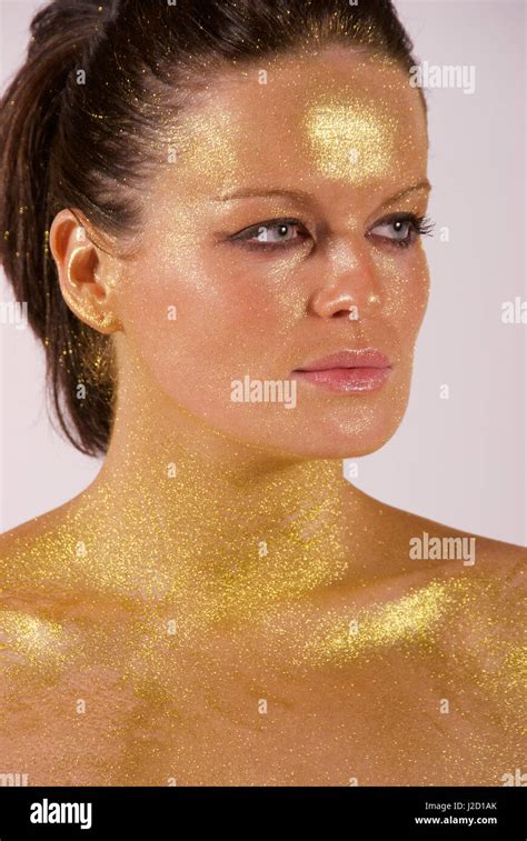 Gold Body Paint Hi Res Stock Photography And Images Alamy