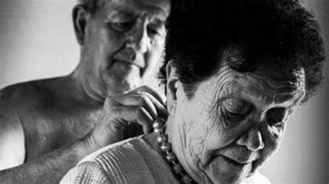 “amor Eterno” Un Homenaje A Los Mayores Y A La Tradición Primer Premio Fotográfico “señas De