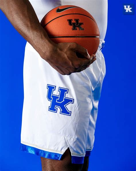 Kentucky Wildcats Unveil New Basketball Uniforms Sportslogosnet News