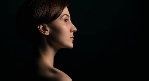 How To Achieve Artistic Chiaroscuro Lighting In Photography