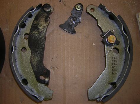 Guide How To Renew Your Rear Brake Shoes Guides Faqs Fiesta Forums