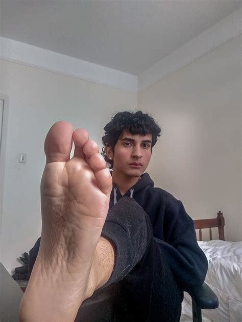Latin Twink Feet On Twitter Come Smell My Feet And You Ll Never Regret It