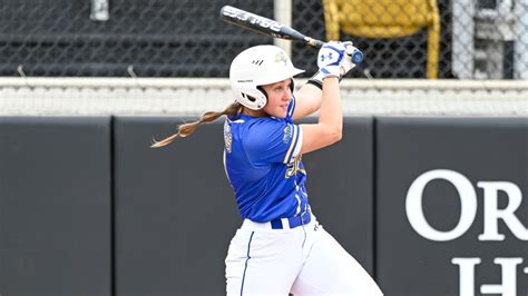 Arkansas Softball Cylie Halvorson Transfers In From South Dakota St