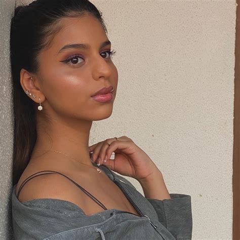 Suhana Khans Hot And Sexy Look In Plunging Neckline Tank Top Goes Viral