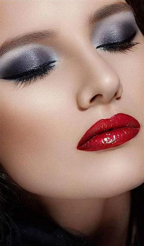 Smokey Eyes With Red Lips Thats Sensous And Seductive Pink Eye Makeup