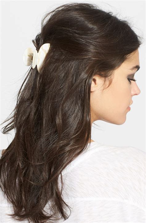 Claw Clip Hairstyles That Are All Grown Up Clip Hairstyles Long Hair