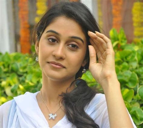 Regina In Backwards Regina Cassandra Back Open Stills With The