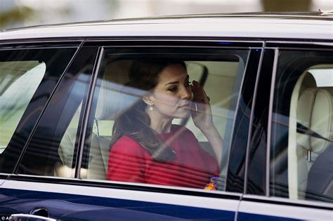 Kate Middleton Left In Tears After Meeting Grieving Mother Daily Mail Online