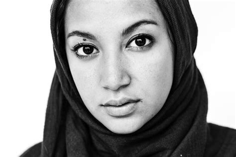 Middle Eastern Woman In Hijab High Quality People Images ~ Creative
