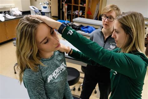 Athletic Trainers Help Solve The Patient Care Crunch Inside Uw Green Bay News