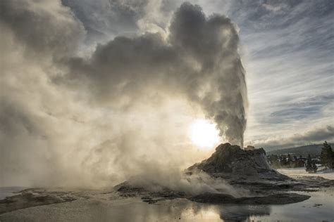 8 Yellowstone Supervolcano Eruptions 10 Scare Inducing Moments In