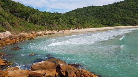 Praia Do Sissial Governador Celso Ramos Praias De Santa Catarina Coastline Water Outdoor