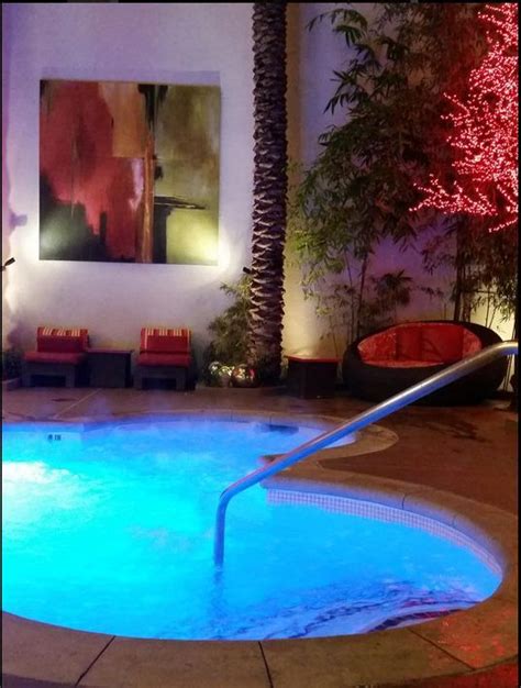 Relax Late Night At The Golden Nugget Hot Tub Las Vegas Hotels Las