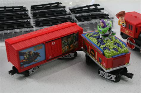 Lionel Pixars Toy Story Ready To Play Battery Powered Model Train Set