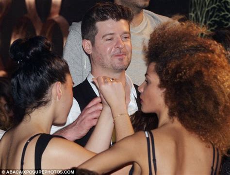 Married Robin Thicke Dirty Dances With Stunning Woman At Paris