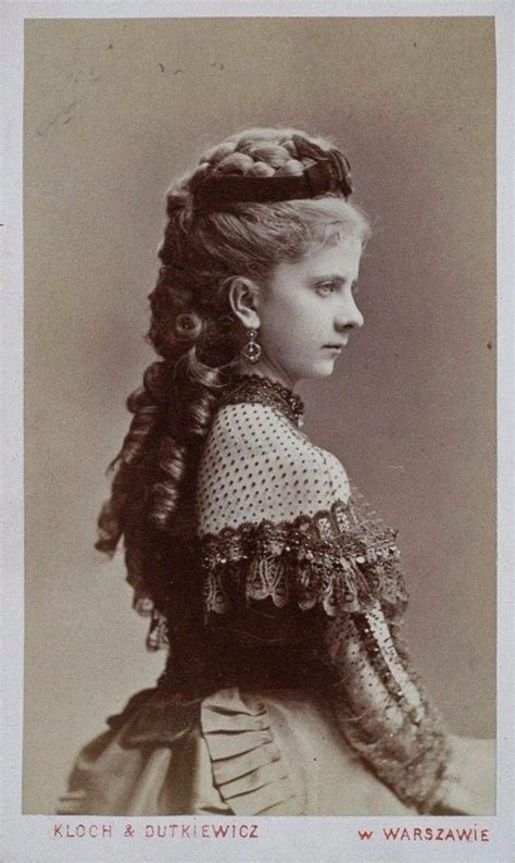 Victorian Women Hairstyles One Of The Most Uncomfortable Fashions Of