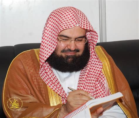 Sudais was selected to be the islamic personality in 2005 (1426 of hegira) by dubai organisation: (Vidéo) Abdul Rahman Al Sudais récite le Khassida "As ...