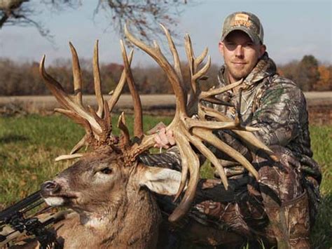 Club Names Il Buck Its New World Record Non Typical Whitetail