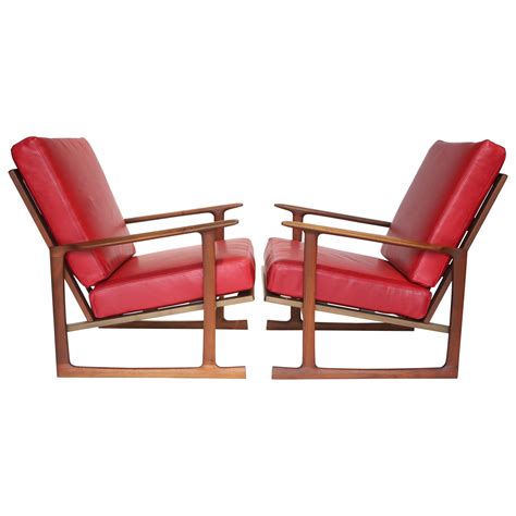 Pair Of Sculptural Kofod Larsen Lounge Chairs At 1stdibs