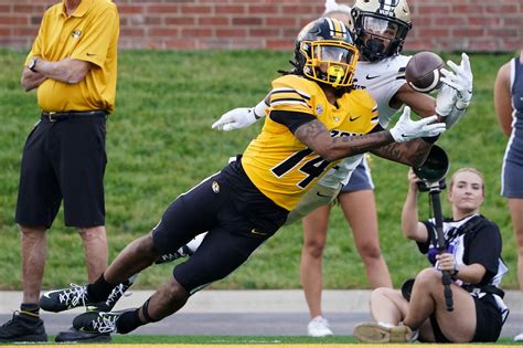 Missouri Football Triumphant Returns Kad And Chad Bailey Lead Mizzous Defense In Victory Over