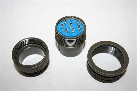 New Amphenol Industrial 97 3106a22 18s946 Circular Connector Plug