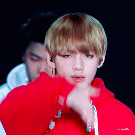 Credit To The Owner Do Not Delete V Taehyung 뷔 태형 テヒョン 防弾少年団 テヒョン Bts テテ