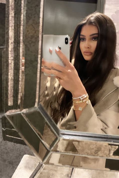 Pin By Torbicaaa On IG Beauties In 2020 Mirror Selfie Beauty Selfie