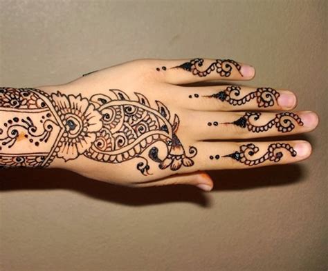 Beautiful Mehndi Designs For Fingers 20