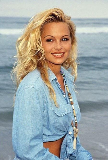 I Raise You Pam Anderson In The 90s Pamela Anderson Pamela Andersen Pamela