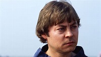 Hywel Bennett, star of television and film, dies aged 73 - BBC News