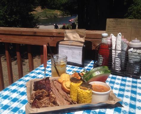 Make memories with your pup. Pet friendly rooms Cougar Lane Lodge Rogue River BBQ ...