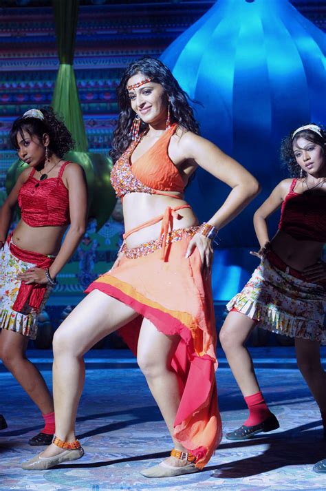 Bubbly beauty anupama onam special looks. Anushka Shetty Thunder Thigh In Hot Item Song | RitzyStar