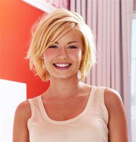 Ask A Hairstylist How To Grow Out Your Hair After A Pixie Cut The