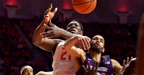 Illinois Holds Off Comeback Bid Of Northwestern For Sole Possession Of