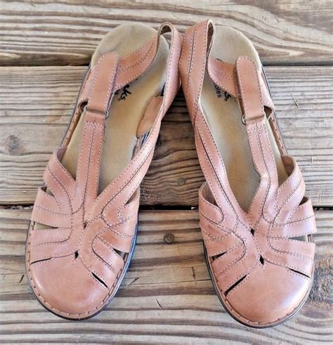 Clarks Bendables 8n Tan Leather Slingback Sandals Womens Closed Toe Shoes Clarks Slingbacks