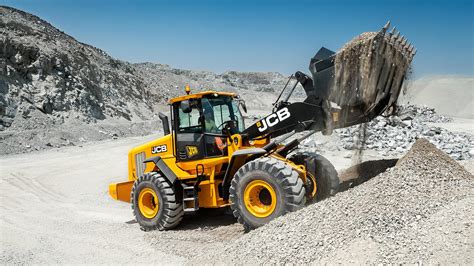 Jcb Introduces The Worlds First Backhoe Loader With Amt And The