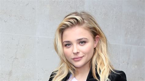 Chloë Grace Moretz Just Shut Down Online Haters Calling Her “fat” And