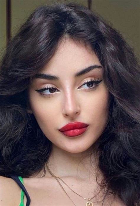 Italian Women Makeup Italian Makeup Looks Classic Makeup Looks Makeup Looks For Brown Eyes
