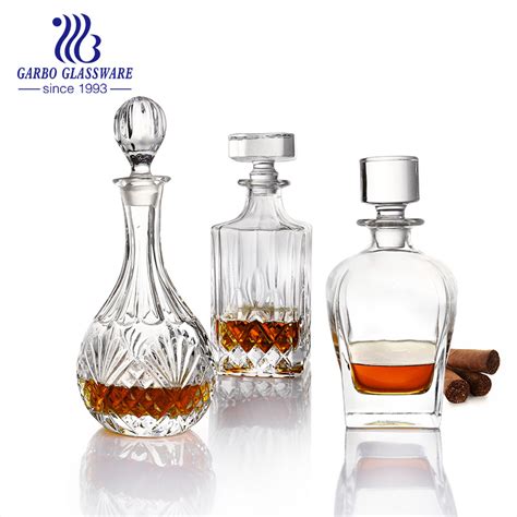 Elegant Whiskey Decanter With Ornate Stopper European Style Glass Liquor Decanter Whisky Bottles