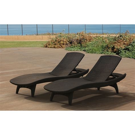 After deciding which outdoor chaise lounge chairs meet your needs, line up a row of them beside the pool to give the backyard a resort feel. 2020 Popular Exotic Chaise Lounge Chairs