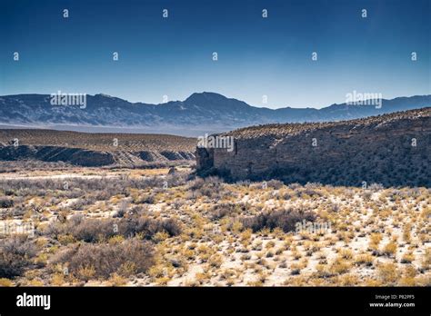 Nevada Desert Mountain Hi Res Stock Photography And Images Alamy
