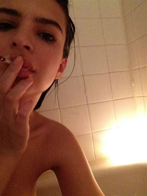 Emily Ratajkowski New Nude Leaked Pics Scandal Planet